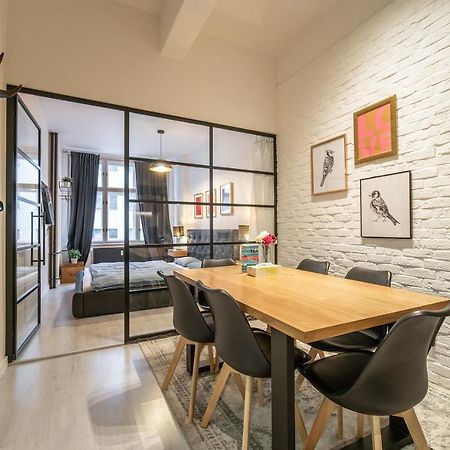Sunny Central Apartment On Wenceslas Square By Easybnb Прага Екстериор снимка