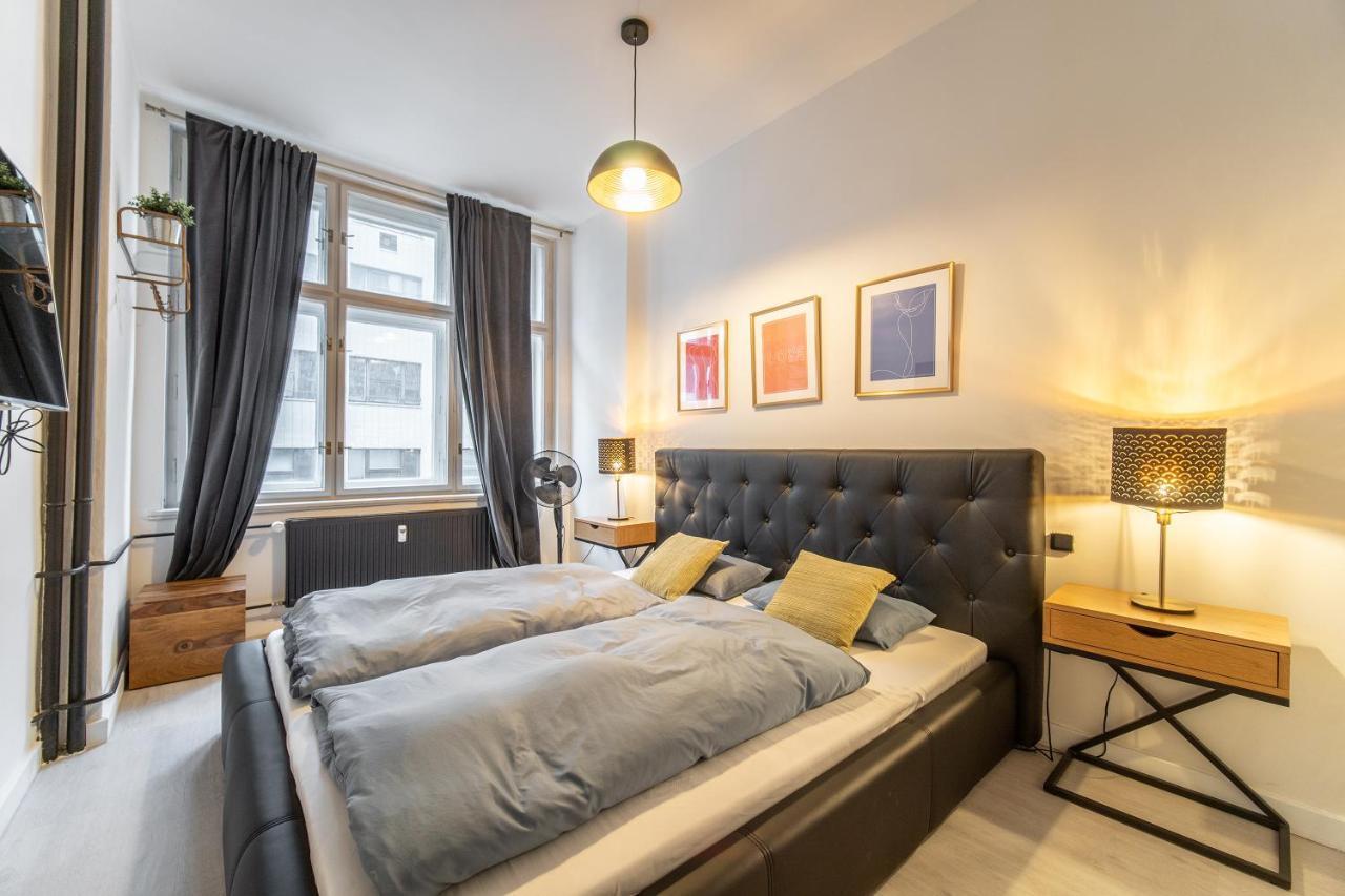 Sunny Central Apartment On Wenceslas Square By Easybnb Прага Екстериор снимка