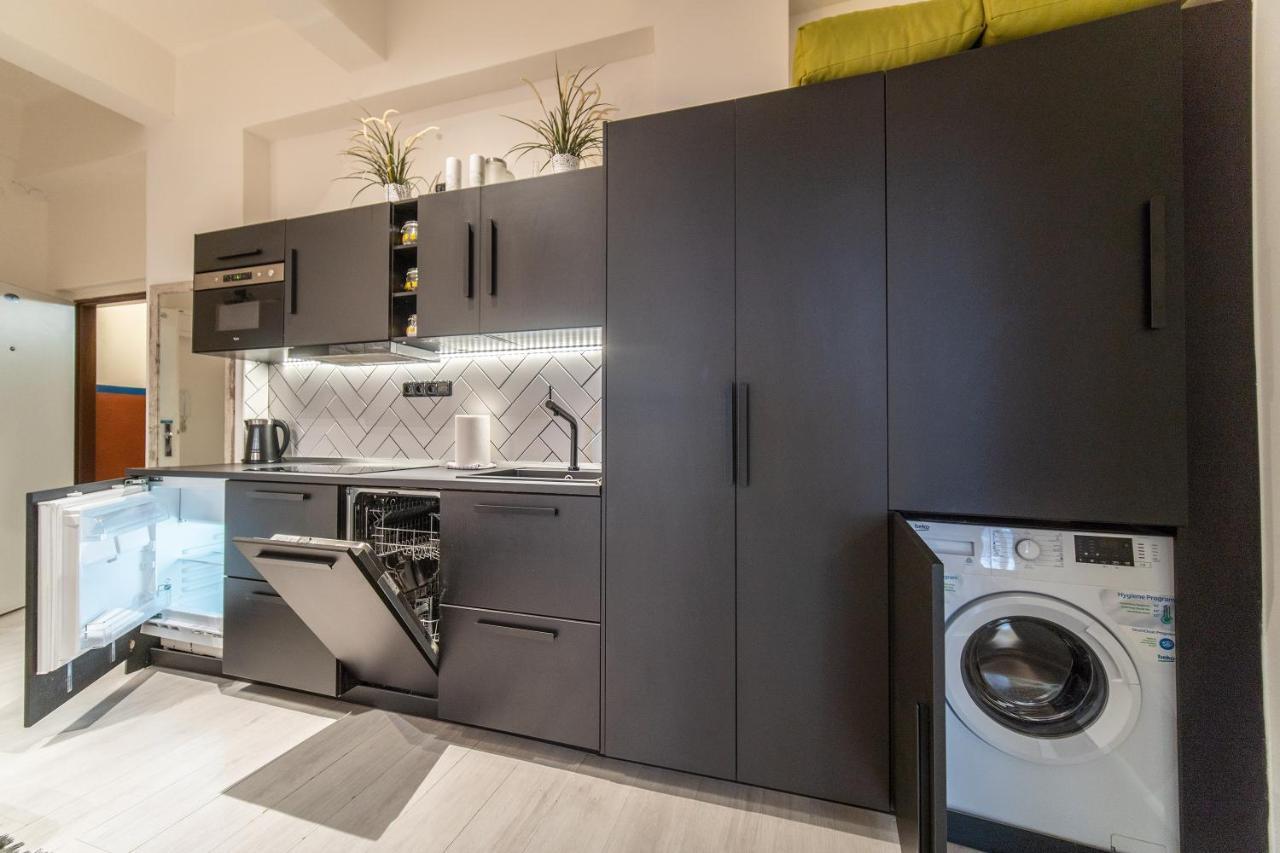 Sunny Central Apartment On Wenceslas Square By Easybnb Прага Екстериор снимка