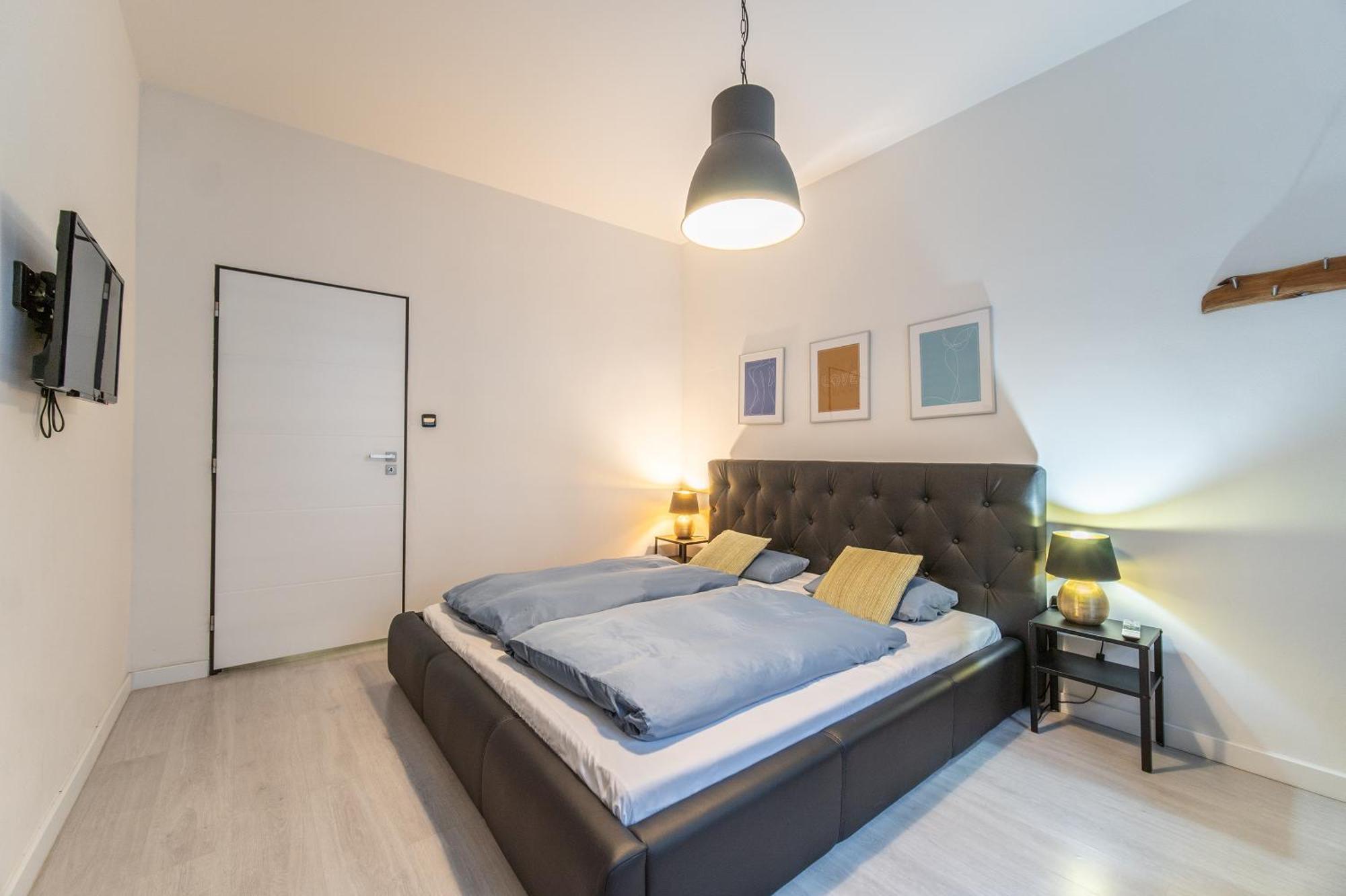 Sunny Central Apartment On Wenceslas Square By Easybnb Прага Екстериор снимка
