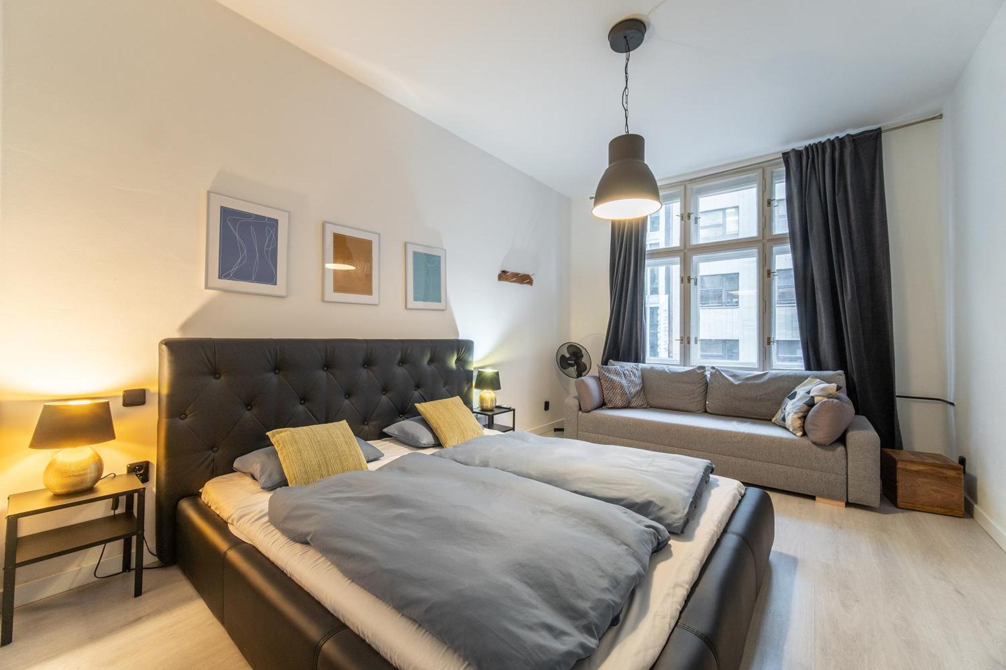 Sunny Central Apartment On Wenceslas Square By Easybnb Прага Екстериор снимка